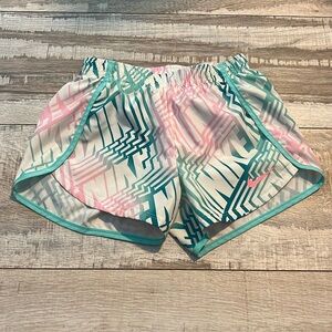 ✔️Girl’s Nike Dri-Fit Logo Shorts Sz. 6✔️